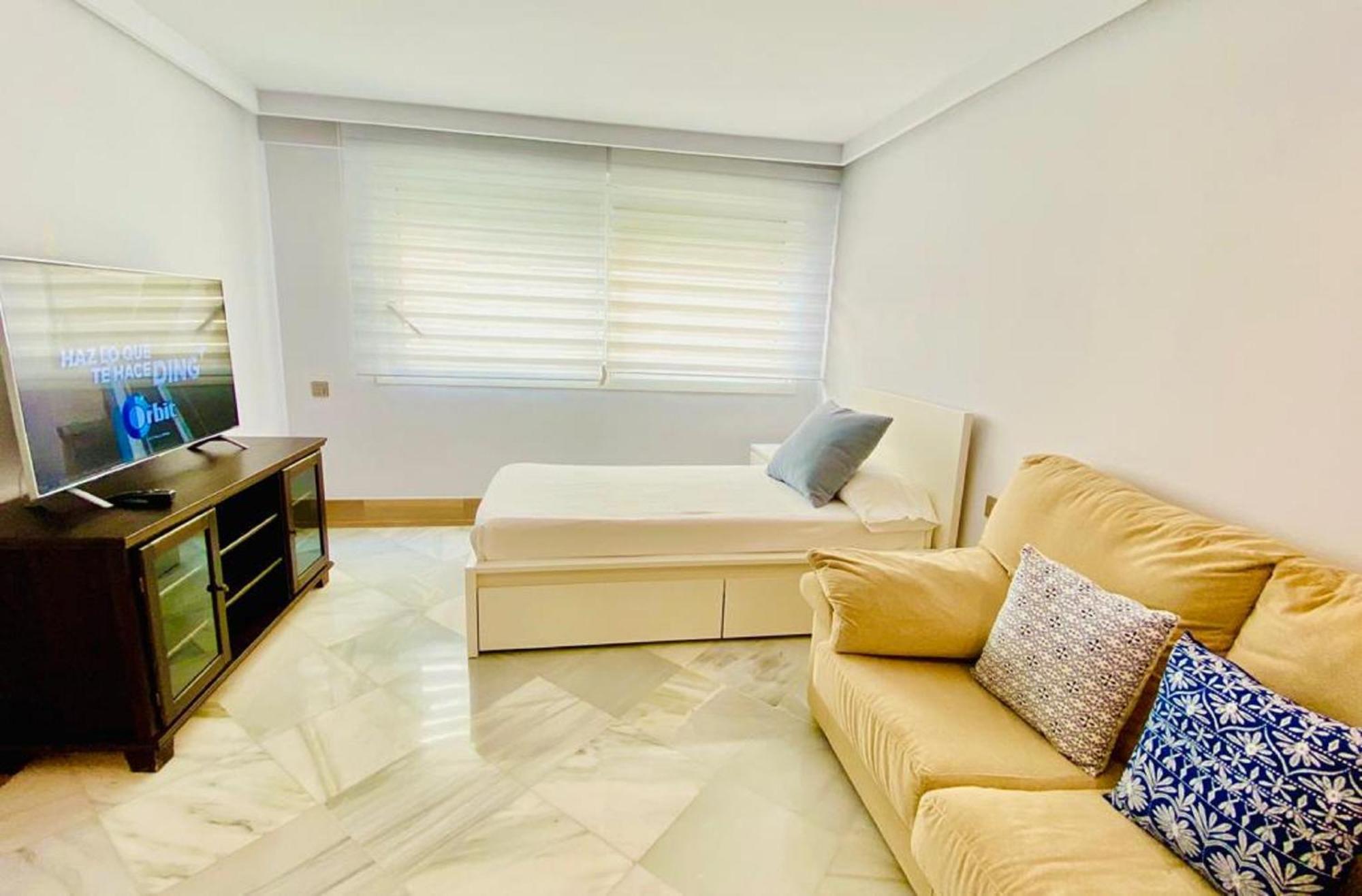 Superior 3 Bedroom Center Close To